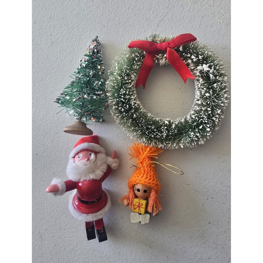 Vintage Bottle Brush Tree & Wreath / Santa Girl Wood lot of 4